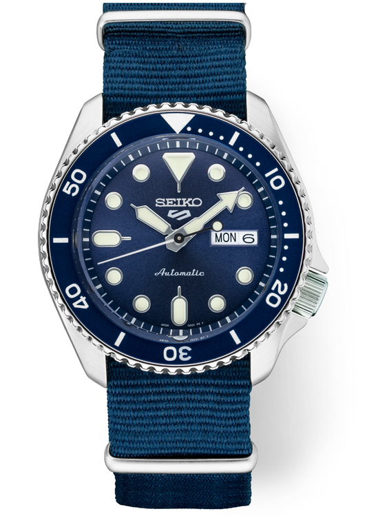 Seiko  5 Manual and automatic winding capabilities  SRPD87