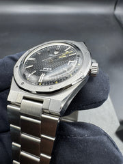 F77 Black 69000A77