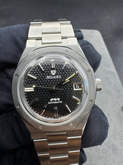 F77 Black 69000A77