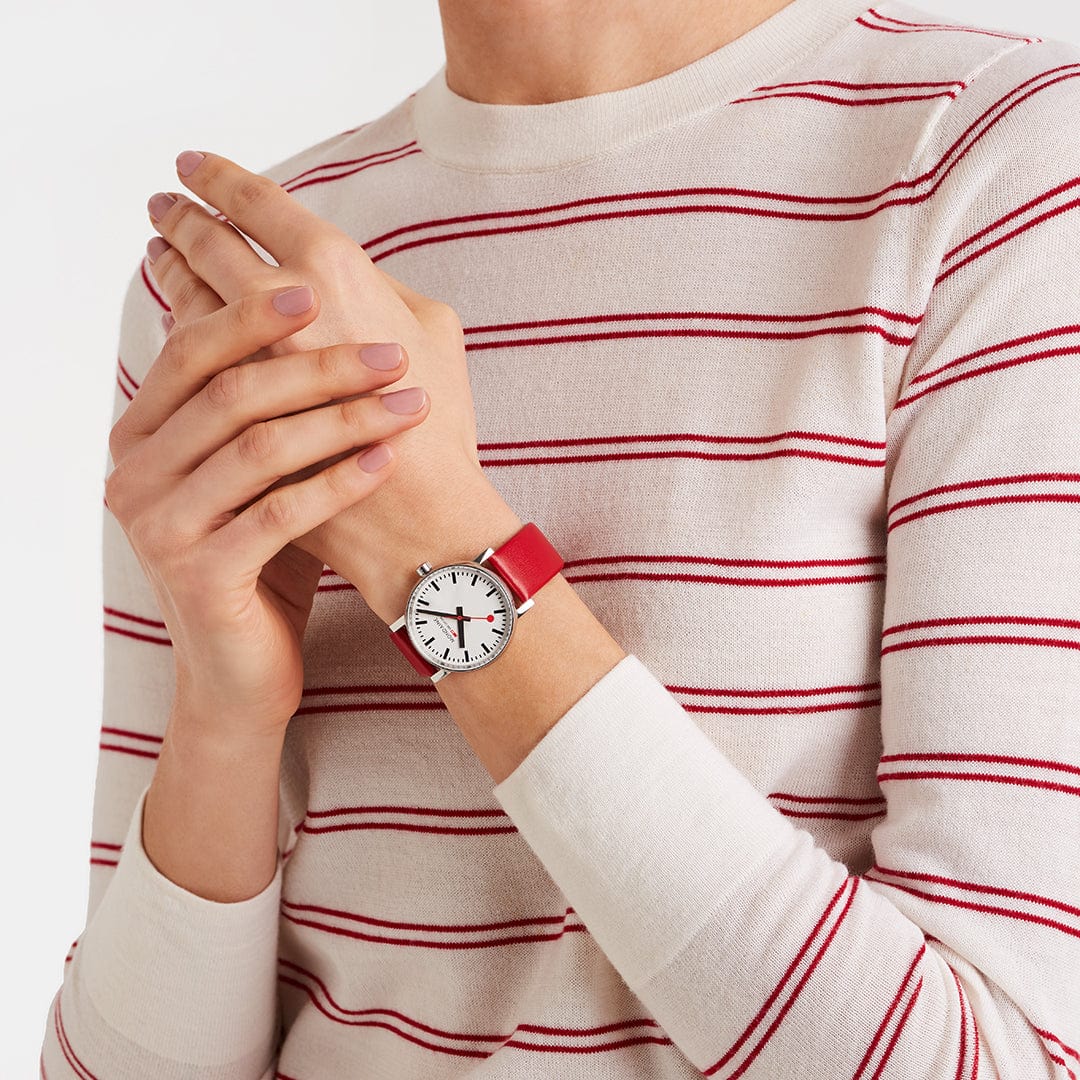 Mondaine Evo2 35 mm, Red Vegan Grape Leather MSE.35110.LCV