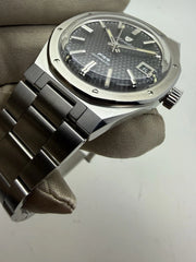 F77 Black 69000A77